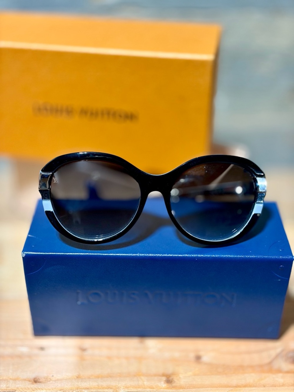 Louis Vuitton – Petit Soupçon Cat Eye Sunglasses – Black Silver – 56mm